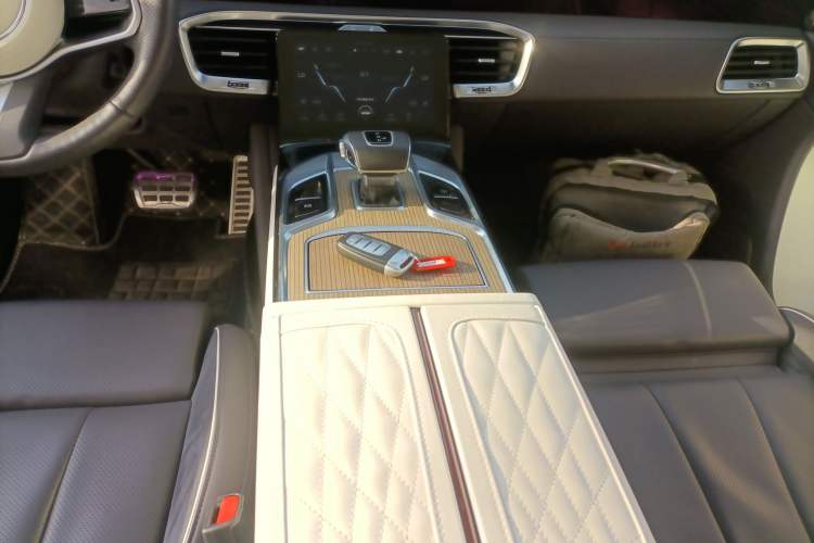 Used Hongqi E-HS9 2022 690 km Range Flagship Edition Six Seats
