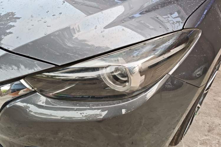 Used Mazda 3 Axela 2017 Sedan 1.5L Automatic Comfort Model Emission Standard China V Left Front Headlight