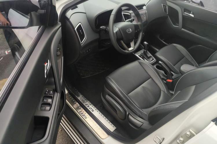 Used Hyundai ix25 2015 1.6L Automatic Two-Wheel Drive Smart GLS Trim Driver Seat