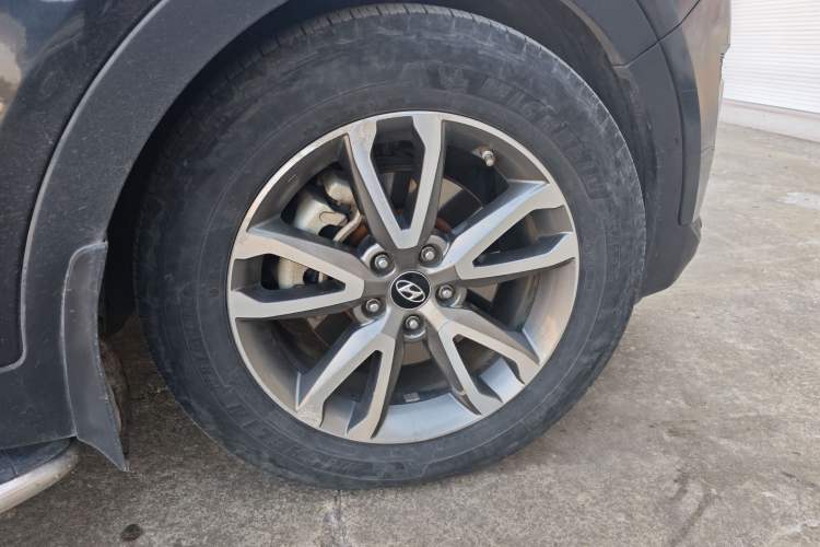 Used Hyundai Santa Fe 2013 2.0T Automatic All-Wheel Drive Top Trim