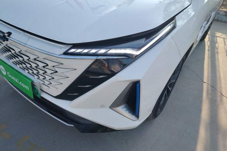 Used Oshan Z6 New Energy 2022 Blue Whale iDD 150KM Flagship PLUS Smart Parking Edition
