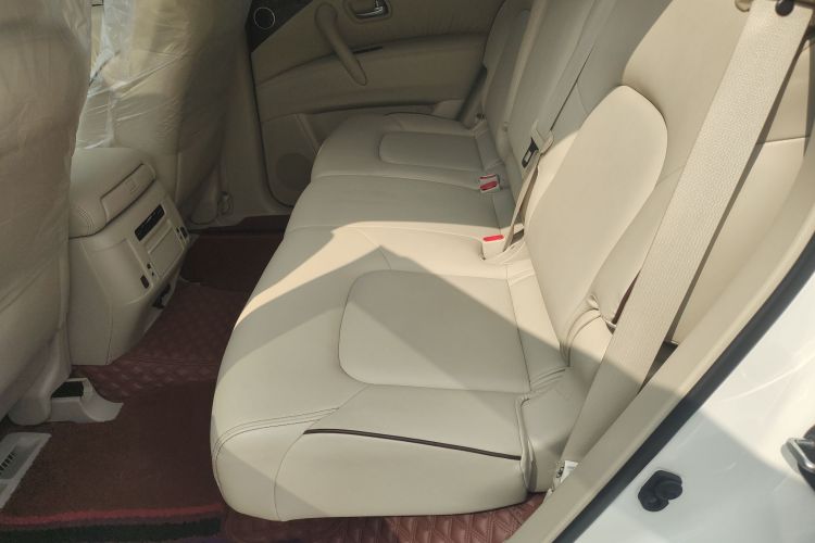 Used Nissan Patrol 2019 Y62 4.0L SE OPT with 18-inch Wheels – Middle East Left Rear Seat