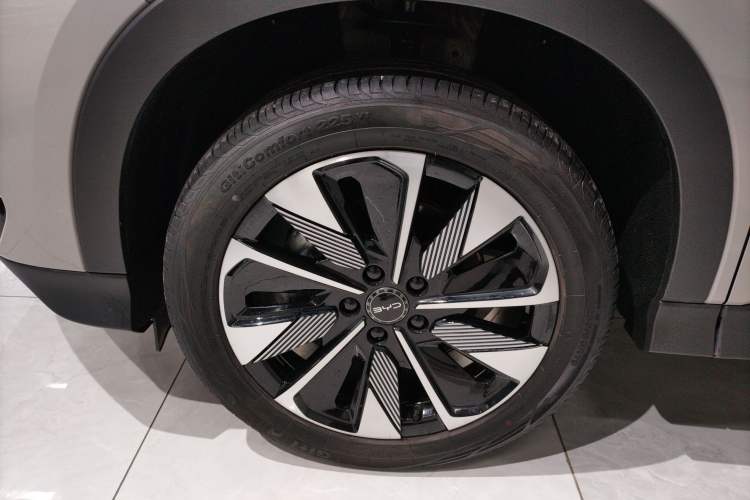 Used BYD Song PLUS New Energy 2025 EV 520km Luxury Version
