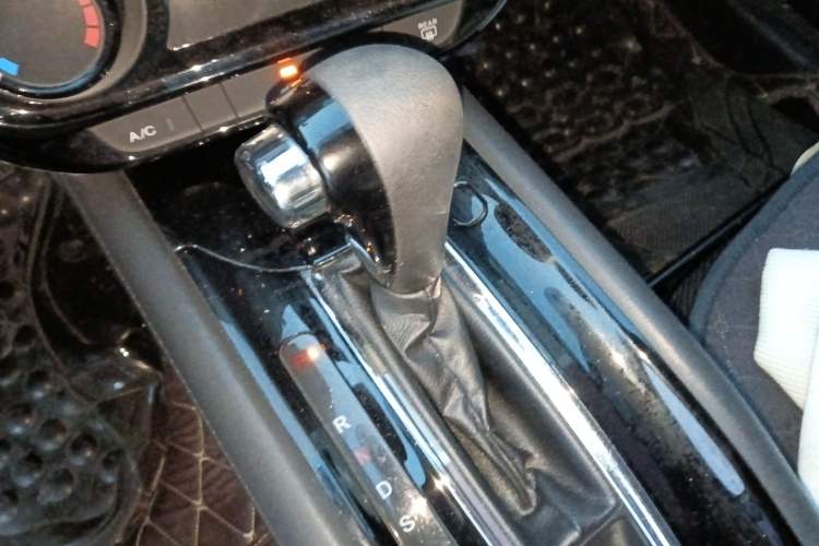 Used Honda Vezel 2018 1.5L CVT 2WD Technology Elite Model Gear Lever