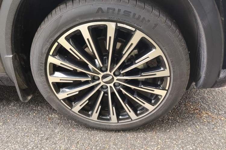 Used Geely Auto Monjaro L 2025 Dongfang Yao 2.0TD Automatic Lanxing Edition
