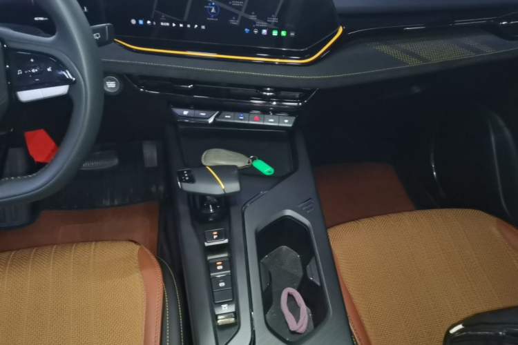 Used CHANGAN OSHAN X5 PLUS 2023 1.5T DCT Excellence Edition
