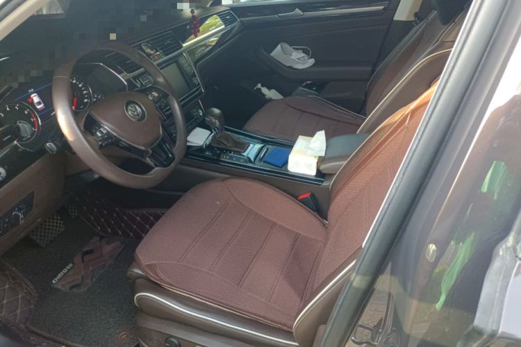 Used Volkswagen Phideon 2016 380TSI Two-Wheel-Drive Supreme Edition Left Front Seat