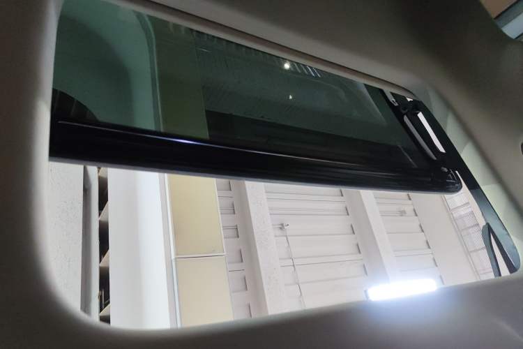 Used Denza D9 2024 DM-i 970 Luxury Model
