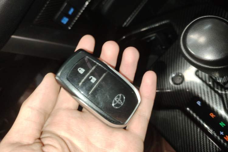 Used Toyota RAV4 2019 2.0L CVT Two-Wheel Drive Fashion X Limited Edition China V Standard