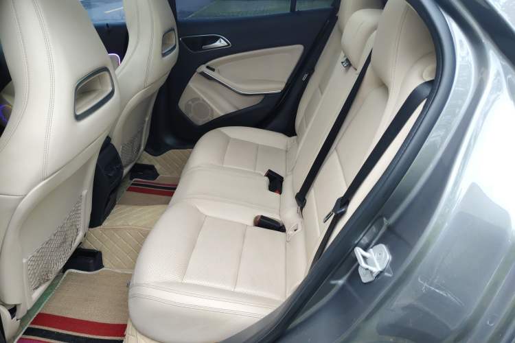 Used Mercedes-Benz GLA 2016 GLA 200 Fashion Model Left Rear Seat