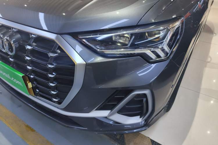 Used Audi Q3 2023 35 TFSI Fashion Dynamic Model (1.5T)
