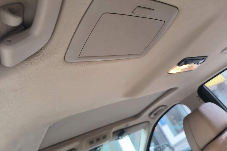 Used BMW 5 Series 2015 535Li Leading Model