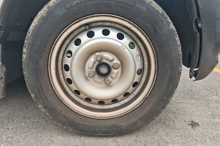 Used CHANGAN KUAYUE Xing V3 2022 1.5L Gasoline Comfort Edition 5-Seater Minivan JL473QH Right Front Wheel Hub