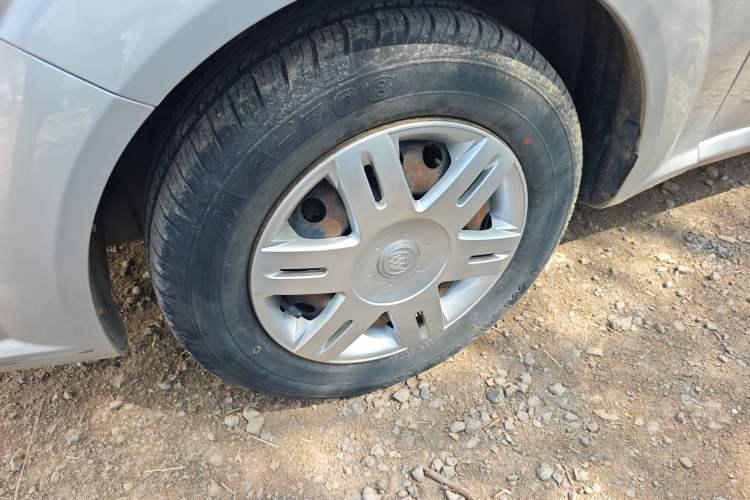 Used Buick Excelle 2013 1.5L Automatic Classic Model Left Front Wheel Hub