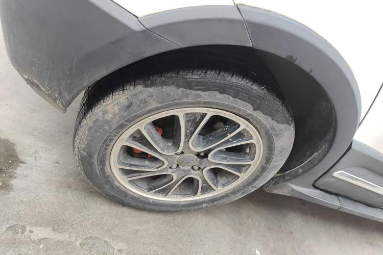 Used Haval H1 2016 Revised Version Blue Badge 1.5L AMT Luxury Edition Right Rear Wheel Hub