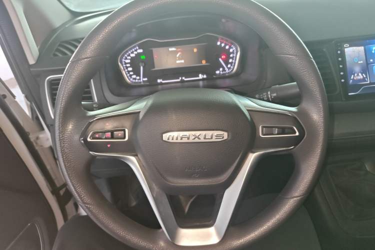 Used SAIC MAXUS G10 2023 Facelift 2.0L Manual Multi-Function Version Gasoline 7-Seater
