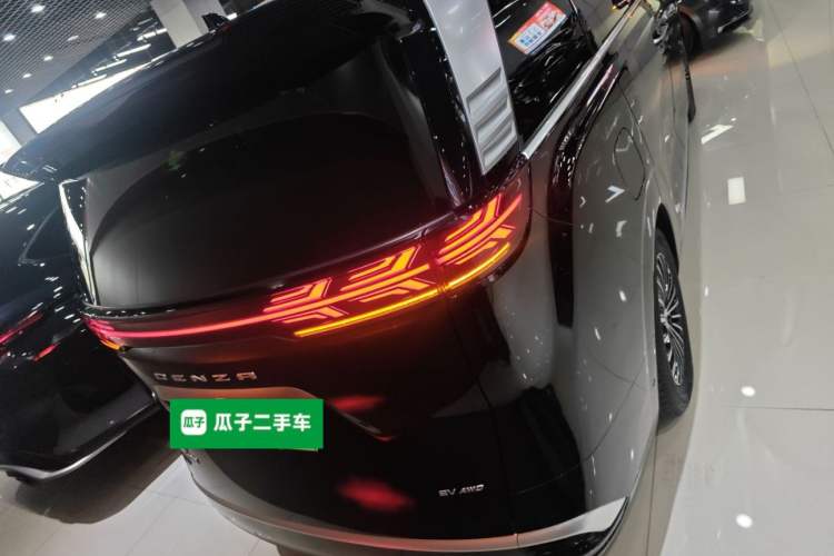 Used Denza D9 2022 EV 600 Four-Wheel Drive Flagship Model