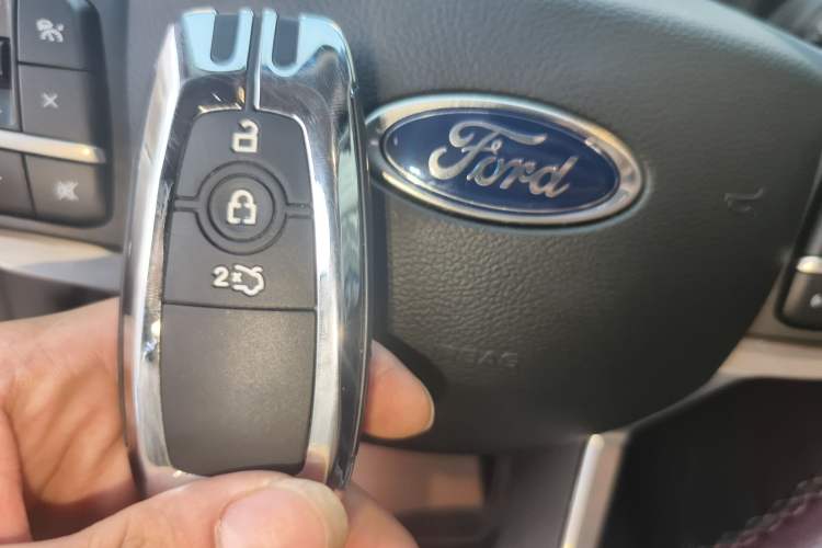 Used Ford Explorer 2023 EcoBoost 285 Four-Wheel Drive Titanium Edition 6 Seats
