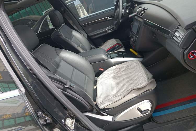 Used Mercedes-Benz R-Class 2017 R 320 4MATIC Business Edition Prestige Model
