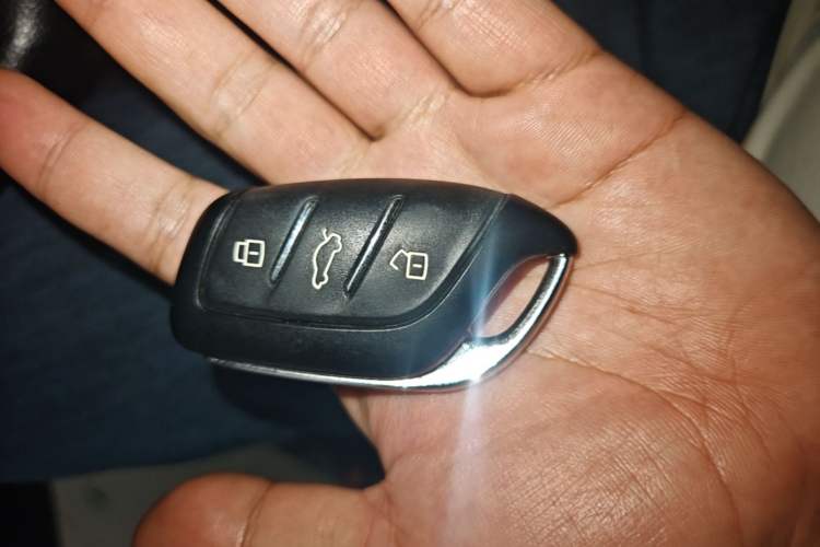 Used Roewe i5 2020 1.5L Automatic 4G Connect Luxury Flagship Edition
