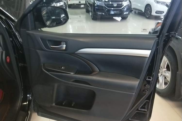 Used Toyota Highlander 2015 2.0T Four-Wheel Drive Luxury Edition 7-Seater
