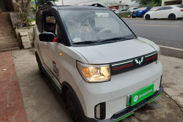 Used Wuling Hongguang MINIEV 2022 GAMEBOY 300km Play Edition Lithium Iron Phosphate Front Right 45 Deg