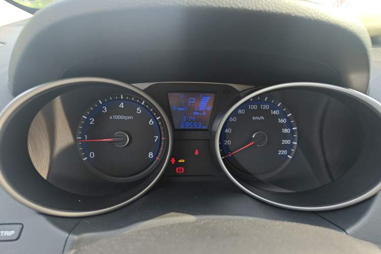 Used Hyundai ix35 2013 2.0L Automatic Two-Wheel Drive Smart GLS China IV Standard