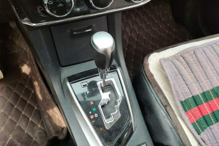 Used Toyota Corolla 2017 1.2T CVT GL-i Gear Lever