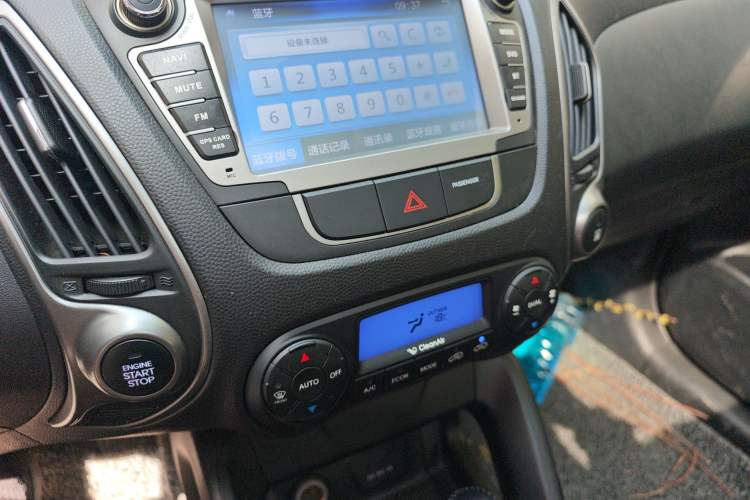 Used Hyundai ix35 2013 2.0L Automatic Two-Wheel Drive Smart GLS China IV Standard Audio And AC Panel