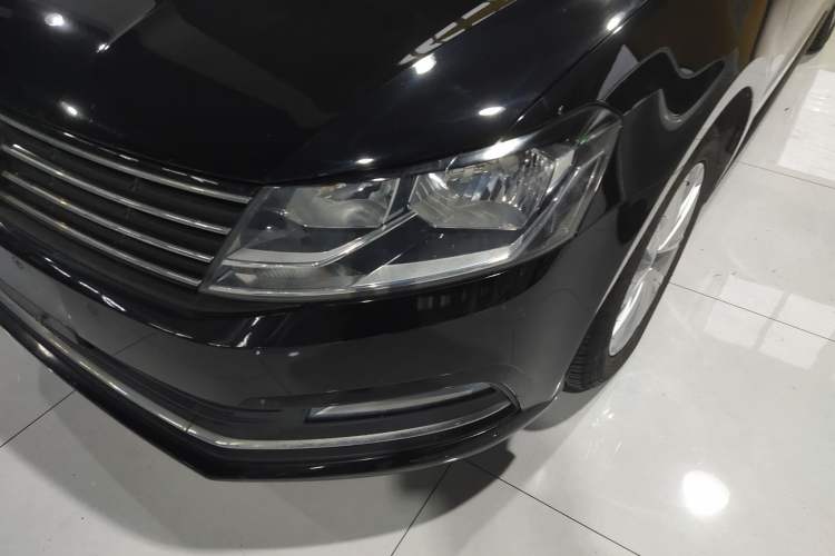 Used Volkswagen Lavida 2015 1.6L Automatic Comfort Edition Left Front Headlight