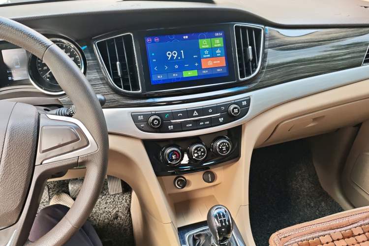 Used Baojun 730 2016 1.5L Manual Comfort Version 7 Seats China V Emission Standard