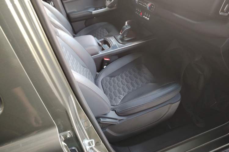 Used 212 T01 2024 2.0T Mechanic
