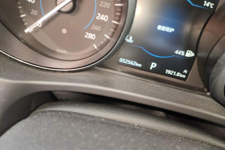 Used Jaguar F-PACE 2018 2.0T Two-Wheel Drive Urban Deluxe Edition