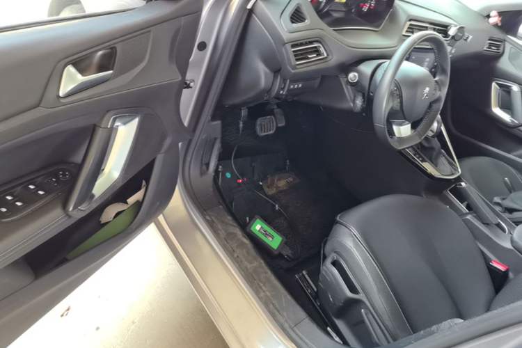 Used Peugeot 308 2016 1.6L Automatic Luxury Edition
