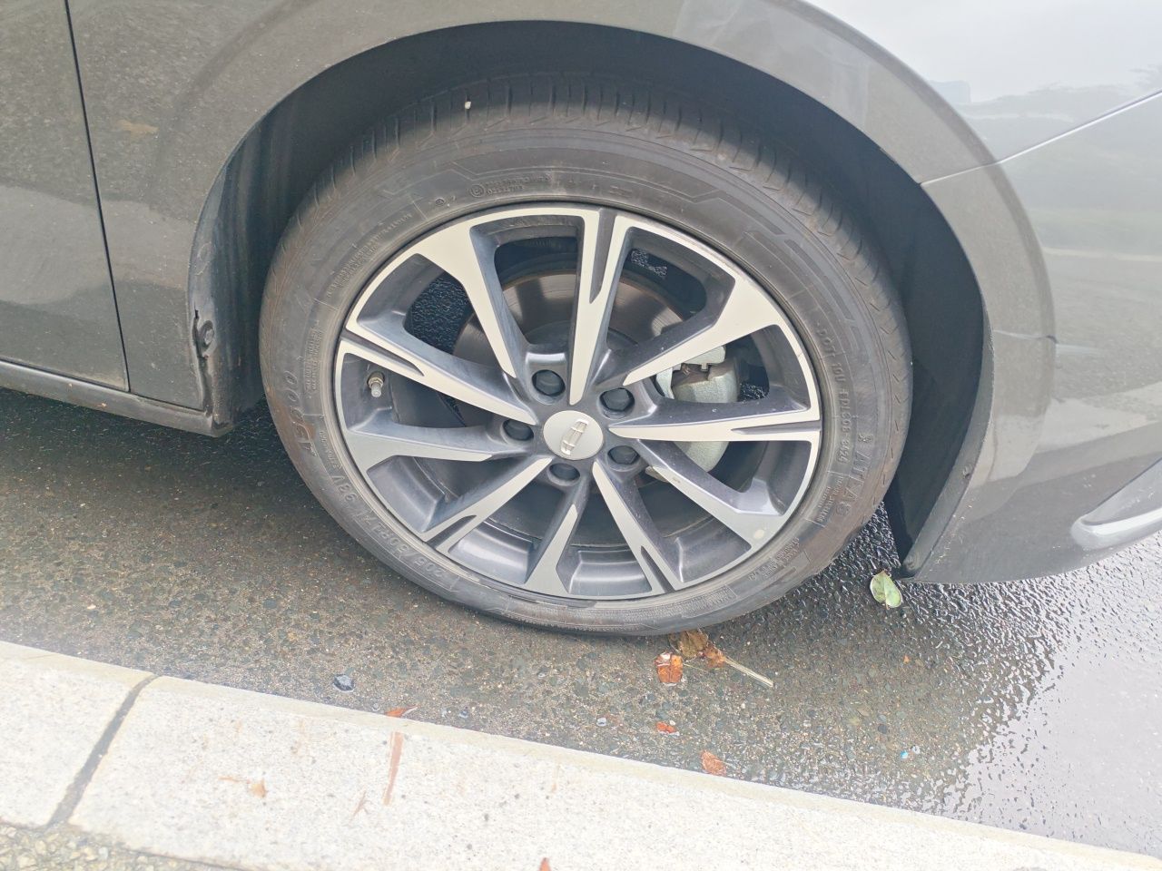 Geely Auto Emgrand 2025 4th Generation 1.5L CVT Luxury Version — снимка 8