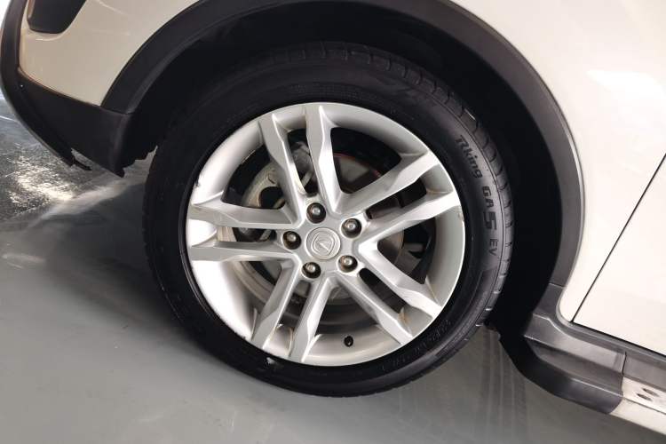 Used CHANGAN CS35 2015 1.6L Automatic Luxury Model China IV Standard Left Front Wheel Hub