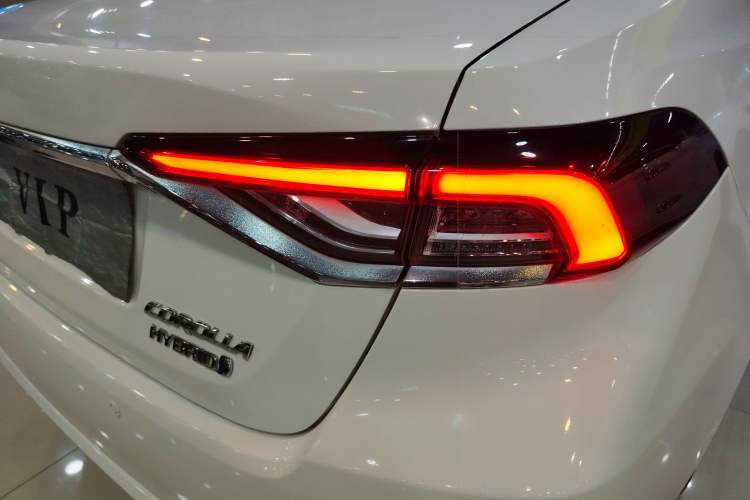 Used Toyota Corolla 2021 Dual-Motor 1.8L E-CVT Elite Edition Exterior 3