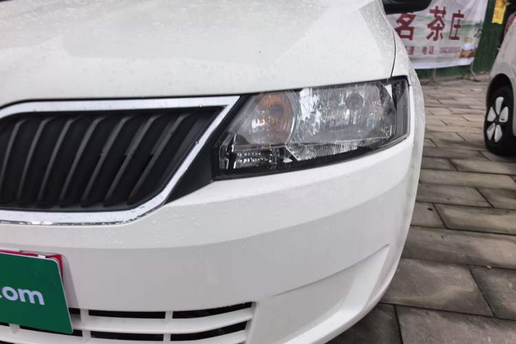 Used Skoda Rapid 2016 1.6L Automatic Front-Wheel Drive Model
