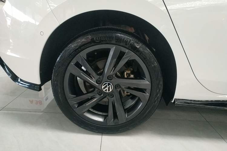 Used Volkswagen Golf 2021 280TSI DSG R-Line Right Rear Wheel Hub