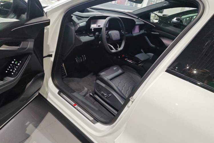 Used Audi Q6L e-tron 2026 First Launch Navigation Edition
