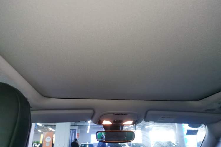 Used Jeep Cherokee 2019 2.0T Two-Wheel Drive Smart Enjoyment Version China VI
