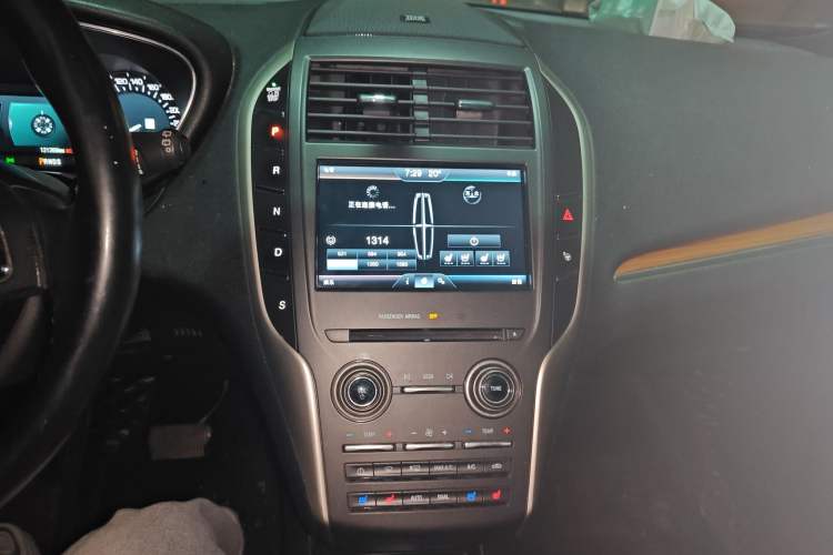 Used Lincoln MKC 2014 2.0T Two-Wheel-Drive Luxury Edition