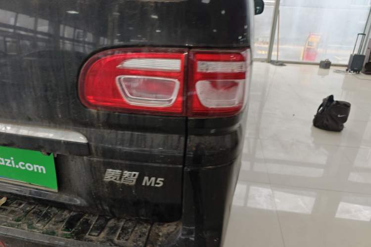 Used FORTHING Lingzhi 2019 M5L 1.6L 7-Seater Luxury Model China VI Standard