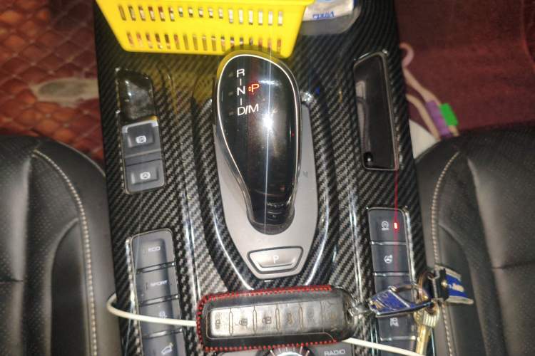 Used Wey VV6 2018 2.0T Two-Wheel-Drive Ultra-Luxury Version China V Standard
