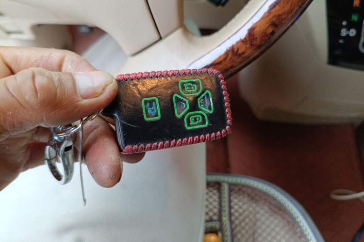 Used Toyota Previa  Vehicle Key