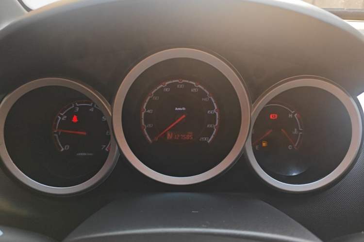 Used Changan CX20 2014 1.4L IMT Sunroof Navigation Version China V Standard