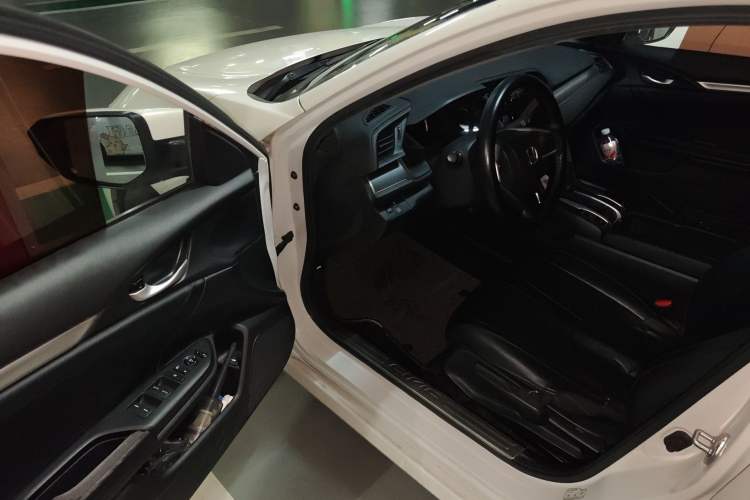 Used Honda Civic 2016 180TURBO CVT Comfort Version
