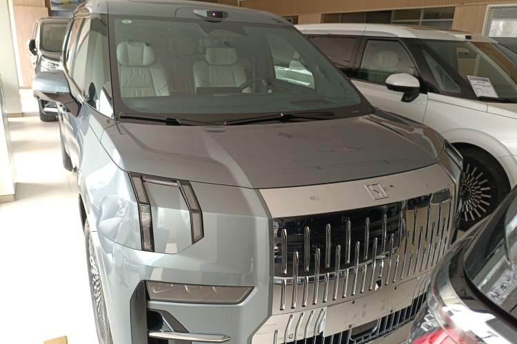 Used Zeekr 009 2024 Six-Seat Executive Version 4WD 108 kWh Front