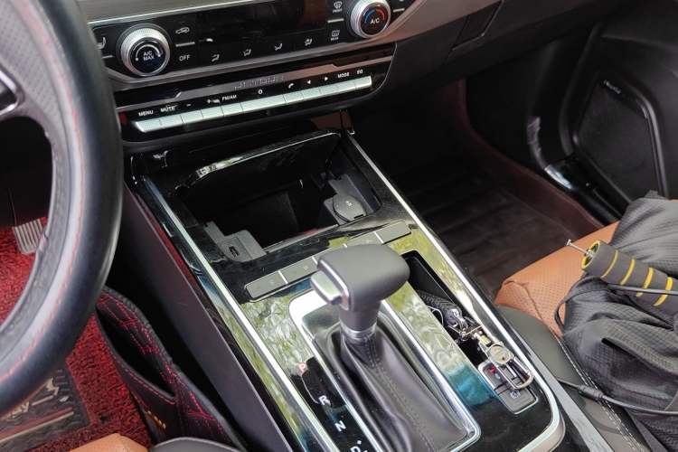 Used JETOUR X70S 2019 1.5T Automatic ZHENG TU Version China V Standard Gear Lever