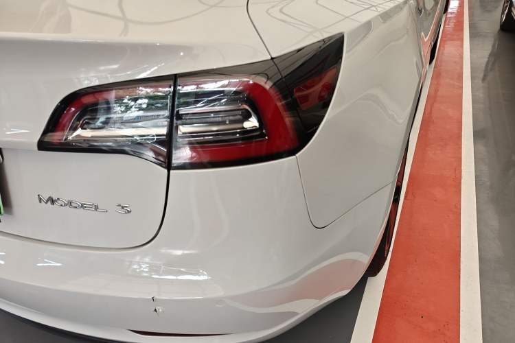 Used Tesla Model 3 2019 Standard Range Rear-Drive Upgraded Version Right Rear Taillight